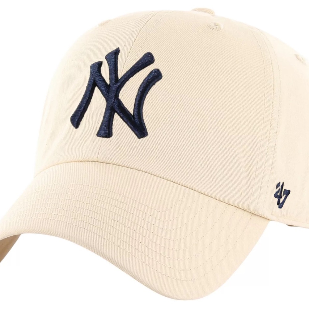 47 Adult New York Yankees Navy Clean Up Adjustable Hat